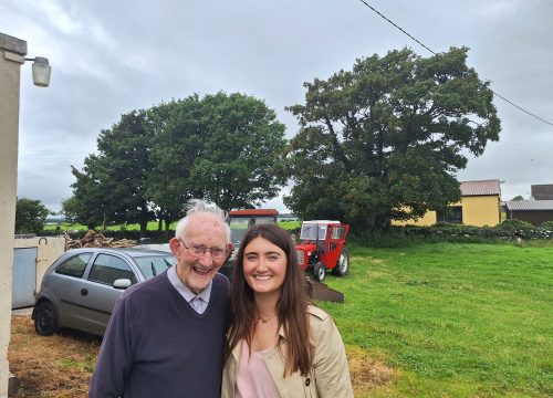 Cuairt speisialta ar theach Tomás