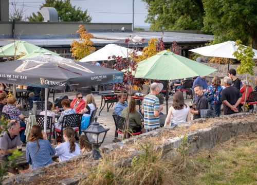 Ceiliúradh áthasach ag Tigh McHugh