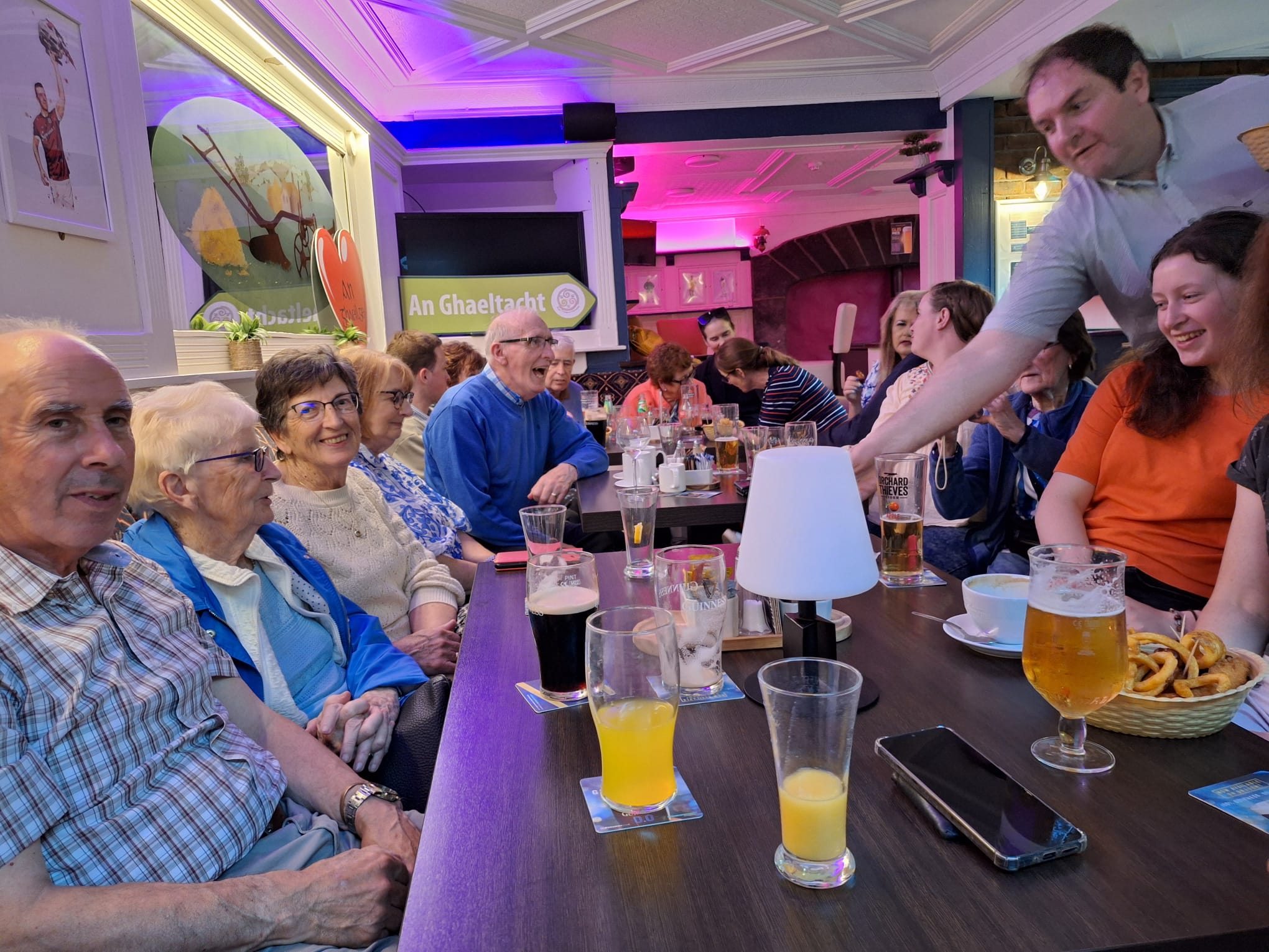 Ciorcal Comhrá in Annaghdown